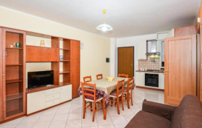2 Bedroom Cozy Apartment In Pozzallo